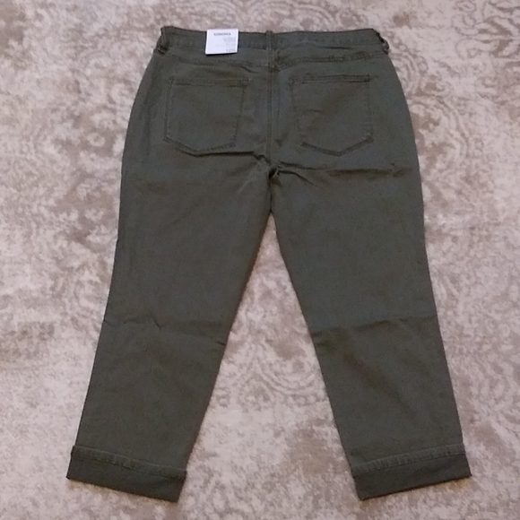 !!NWT!! SONOMA CURVY CAPRIS - Picture 2 of 6